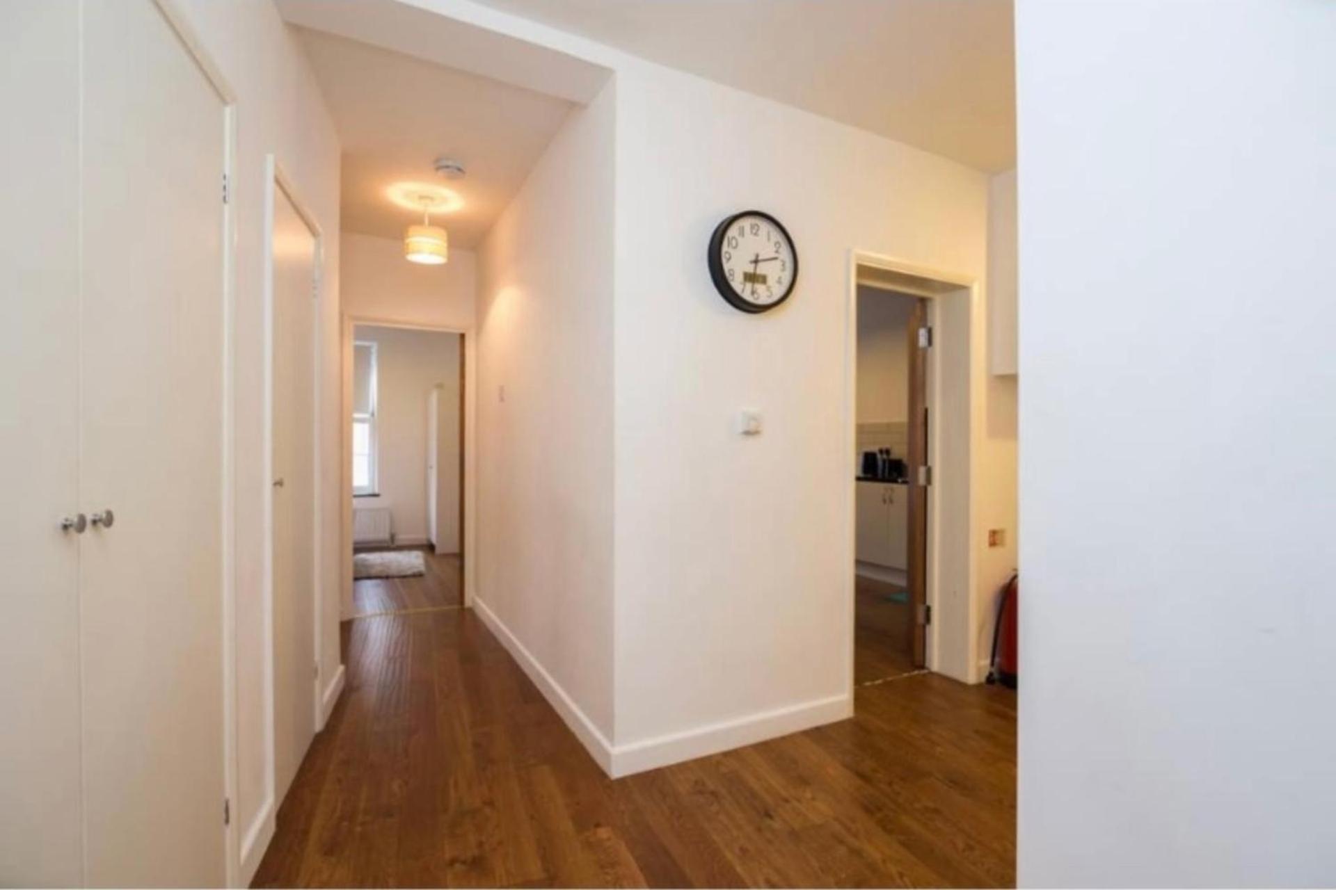 Apartment Modern With 4 Bedrooms *